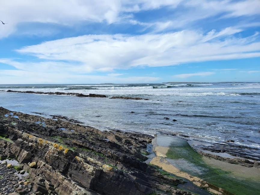 Coastal View Cottage Mullagh  エクステリア 写真