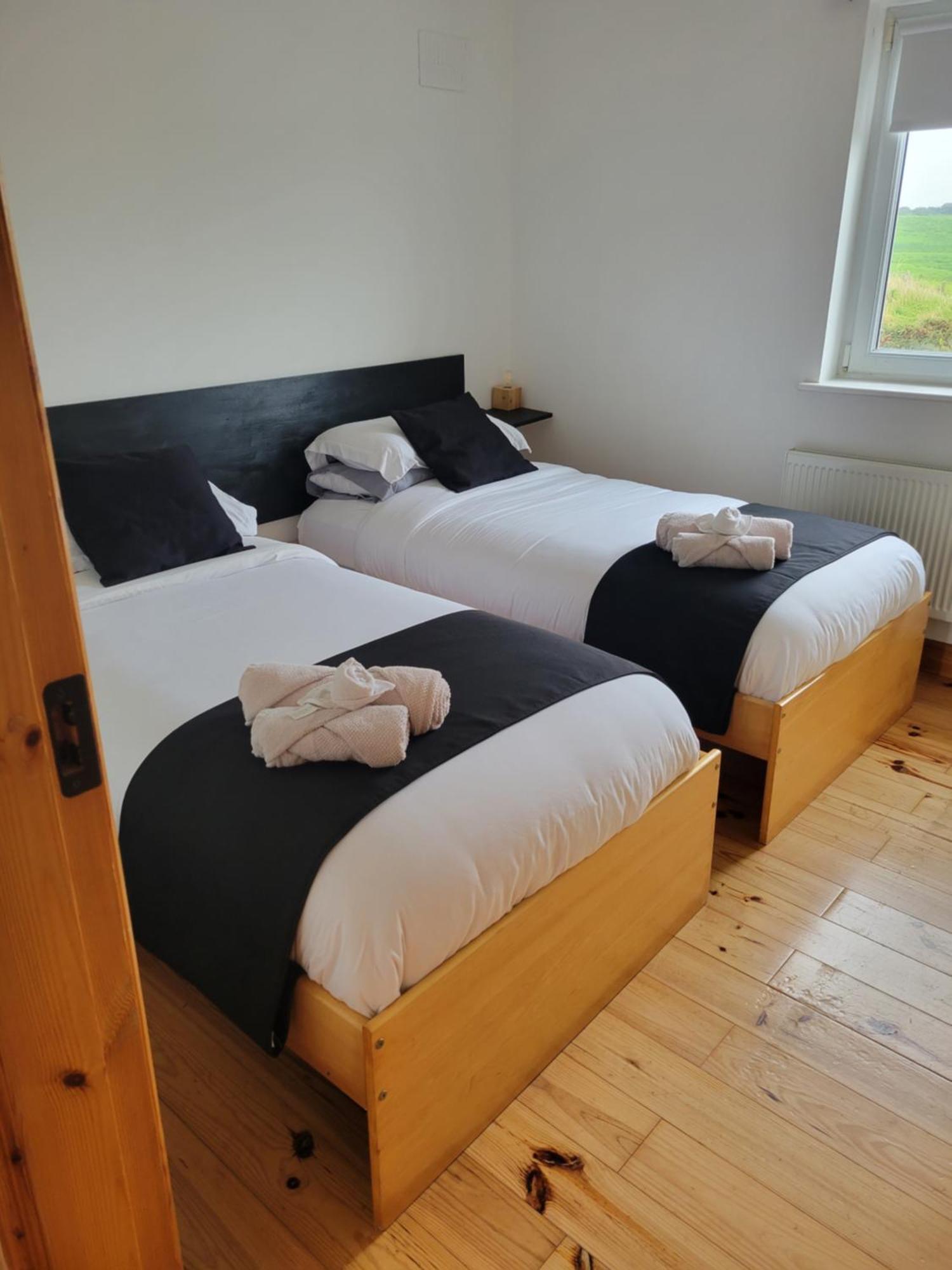 Coastal View Cottage Mullagh  エクステリア 写真